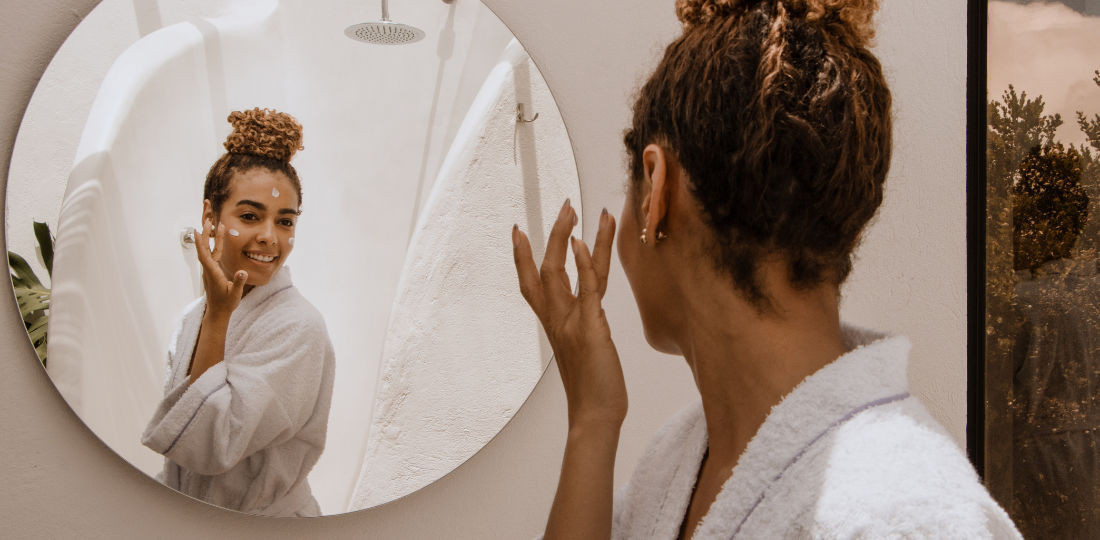 Los 10 errores más comunes en tu rutina de skincare (y cómo evitarlos)